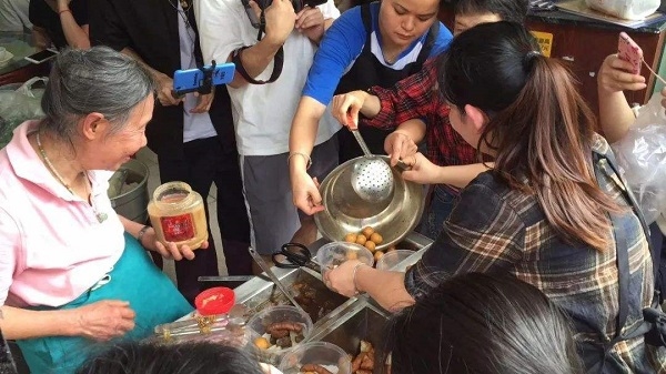 两广地带传统美食小吃阿婆牛杂加盟品牌的优势